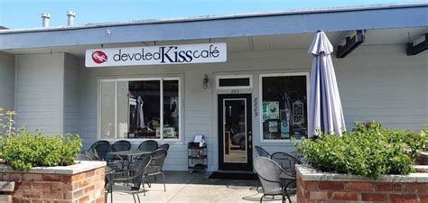 devoted kiss cafe